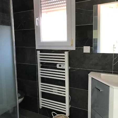 Maxima Sunset アパート サント・マキシム