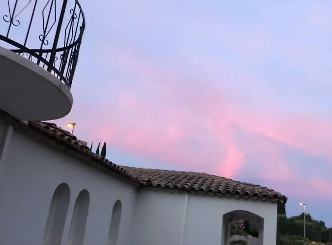 Maxima Sunset